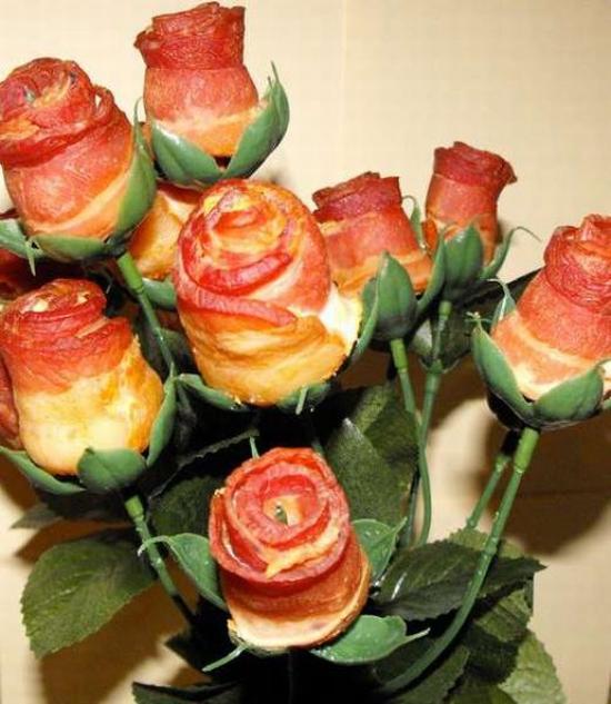 The making of bacon roses - The perfect gift for bacon geeks