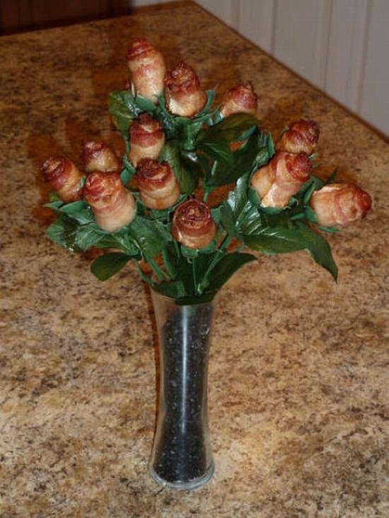 The making of bacon roses - The perfect gift for bacon geeks